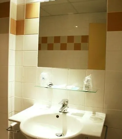 The Originals Artyster Ferrand Hotell 3*