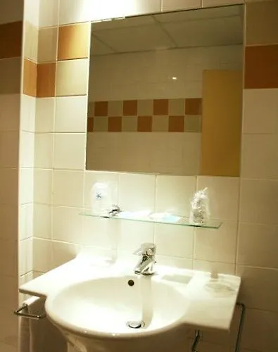 The Originals Artyster Ferrand מלון 3*